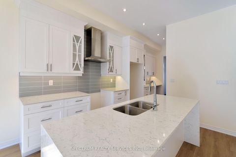 Photo 10 at 35 De La Roche Drive, Vellore Village, Vaughan