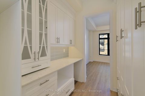 Photo 11 at 35 De La Roche Drive, Vellore Village, Vaughan
