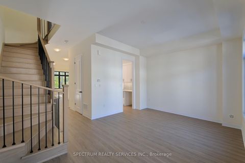 Photo 13 at 35 De La Roche Drive, Vellore Village, Vaughan