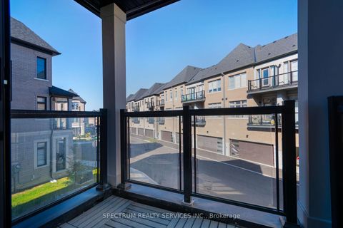 Photo 16 at 35 De La Roche Drive, Vellore Village, Vaughan