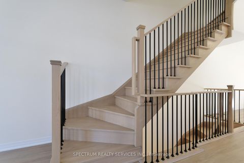 Photo 18 at 35 De La Roche Drive, Vellore Village, Vaughan