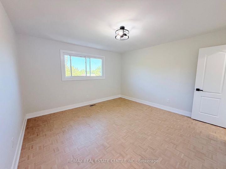 Photo 13 at 1215 Larny Court, Rathwood, Mississauga