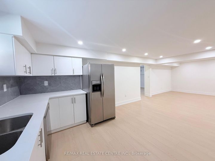 Photo 33 at 1215 Larny Court, Rathwood, Mississauga