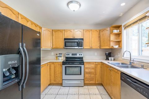 Photo 3 at 290 Edgehill Drive, Sandy Hollow, Barrie