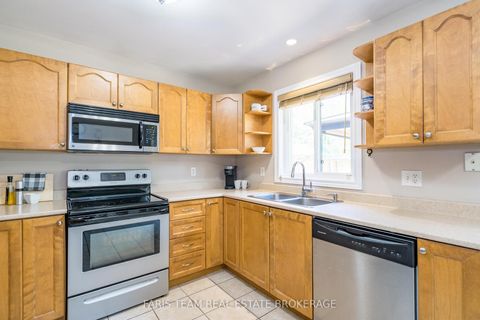 Photo 4 at 290 Edgehill Drive, Sandy Hollow, Barrie