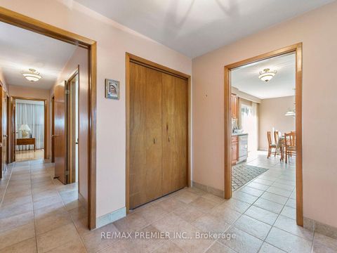 Photo 13 at 33 Clair Road, Jane Heights, Toronto