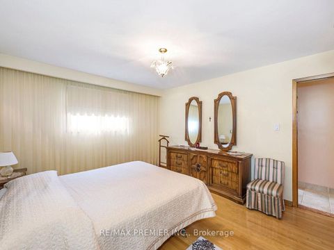 Photo 16 at 33 Clair Road, Jane Heights, Toronto