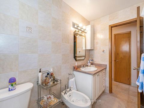 Photo 20 at 33 Clair Road, Jane Heights, Toronto