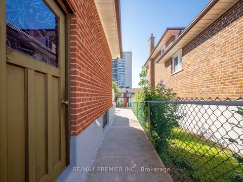 Photo 28 at 33 Clair Road, Jane Heights, Toronto