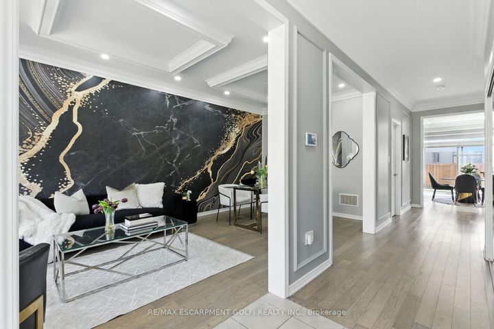 Photo 4 at 126 CACTUS Crescent, Stoney Creek Mountain, Hamilton
