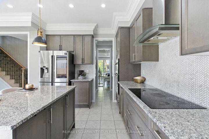 Photo 15 at 126 CACTUS Crescent, Stoney Creek Mountain, Hamilton