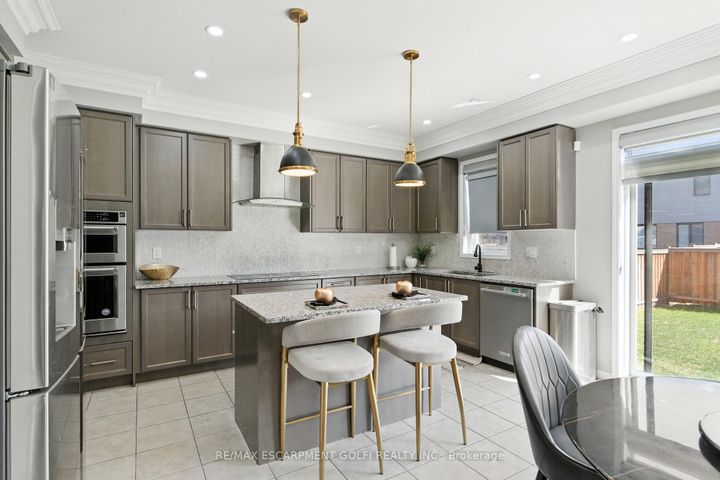 Photo 17 at 126 CACTUS Crescent, Stoney Creek Mountain, Hamilton