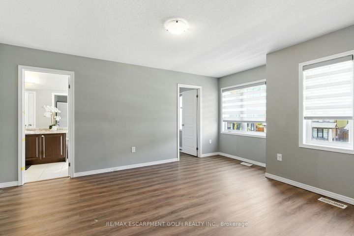 Photo 33 at 126 CACTUS Crescent, Stoney Creek Mountain, Hamilton