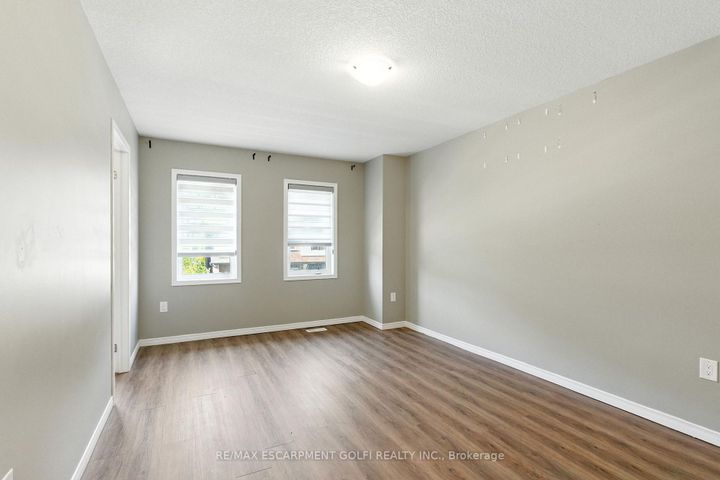 Photo 35 at 126 CACTUS Crescent, Stoney Creek Mountain, Hamilton