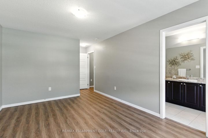 Photo 36 at 126 CACTUS Crescent, Stoney Creek Mountain, Hamilton