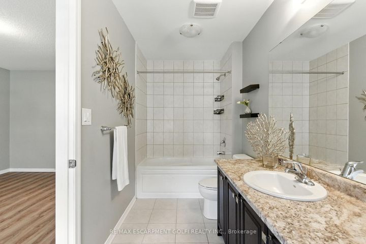 Photo 37 at 126 CACTUS Crescent, Stoney Creek Mountain, Hamilton