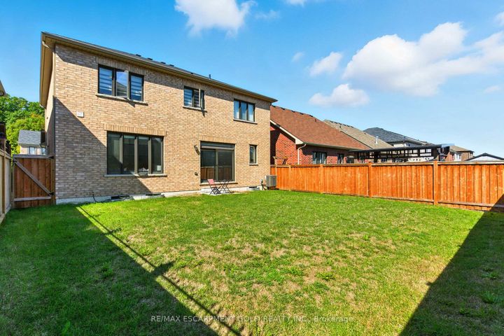 Photo 40 at 126 CACTUS Crescent, Stoney Creek Mountain, Hamilton