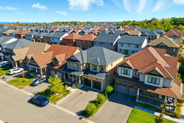 Photo 41 at 126 CACTUS Crescent, Stoney Creek Mountain, Hamilton
