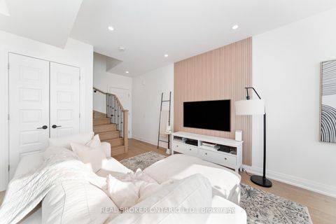 Photo 7 at 48 - 8167 Kipling Avenue, West Woodbridge, Vaughan