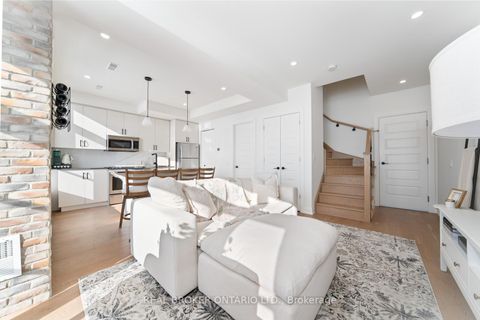 Photo 8 at 48 - 8167 Kipling Avenue, West Woodbridge, Vaughan