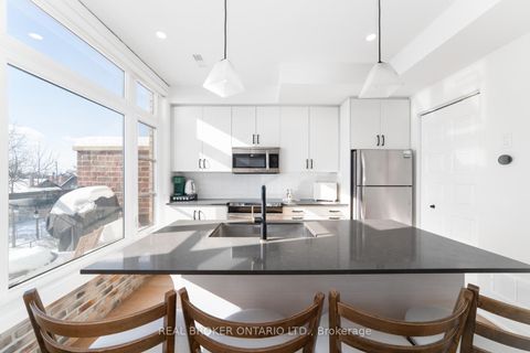 Photo 17 at 48 - 8167 Kipling Avenue, West Woodbridge, Vaughan