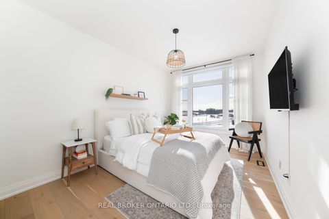 Photo 23 at 48 - 8167 Kipling Avenue, West Woodbridge, Vaughan