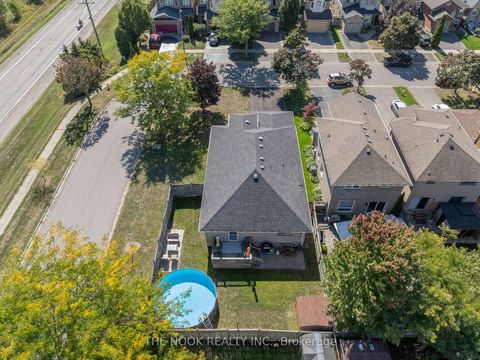Photo 3 at 58 Stagemaster Crescent, Courtice, Clarington