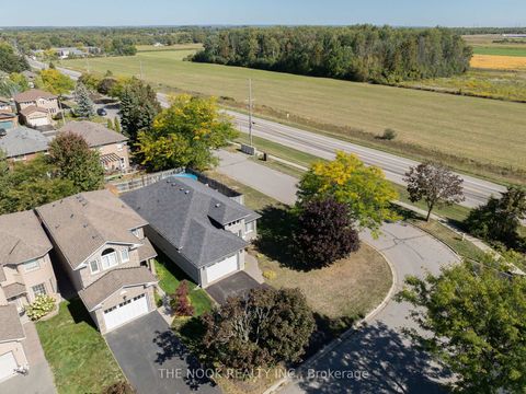 Photo 4 at 58 Stagemaster Crescent, Courtice, Clarington