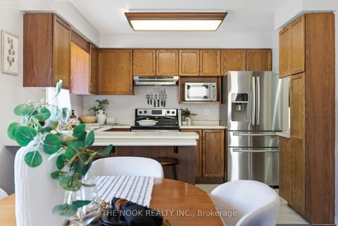 Photo 11 at 58 Stagemaster Crescent, Courtice, Clarington