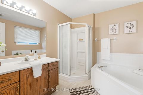 Photo 16 at 58 Stagemaster Crescent, Courtice, Clarington