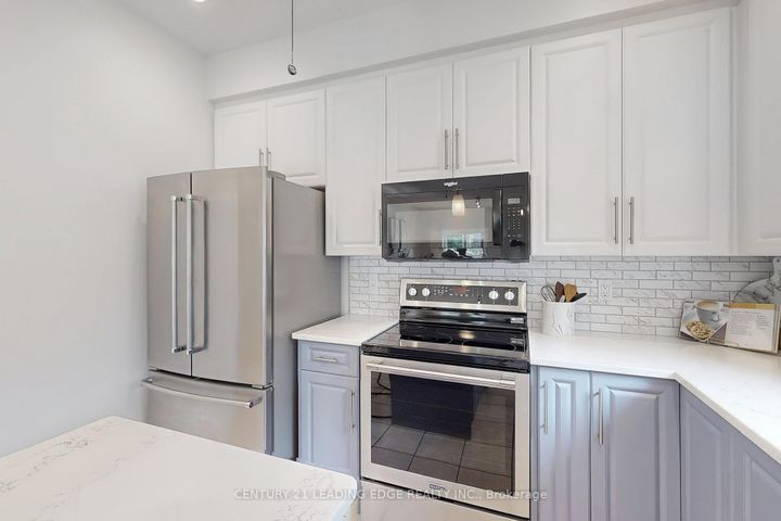 Photo 8 at 320 Waterbury Crescent, Port Perry, Scugog