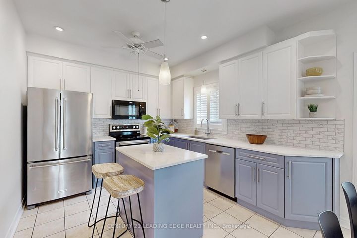 Photo 9 at 320 Waterbury Crescent, Port Perry, Scugog