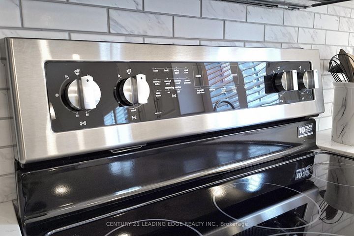 Photo 12 at 320 Waterbury Crescent, Port Perry, Scugog