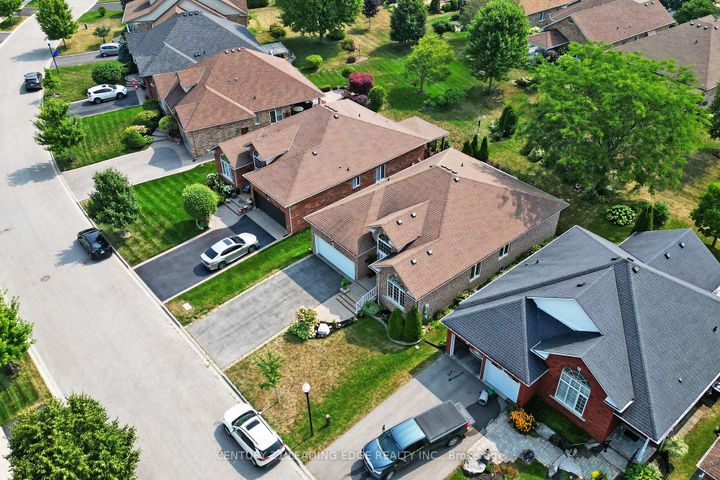 Photo 34 at 320 Waterbury Crescent, Port Perry, Scugog