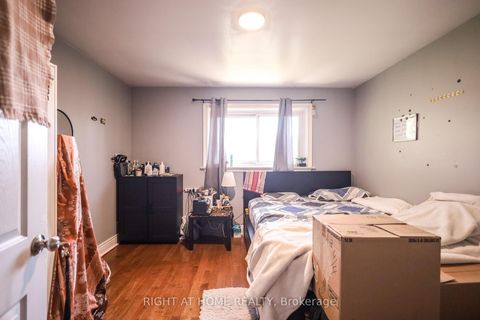 Photo 13 at 3261 Lawrence Avenue E, Woburn, Toronto