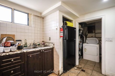 Photo 26 at 3261 Lawrence Avenue E, Woburn, Toronto