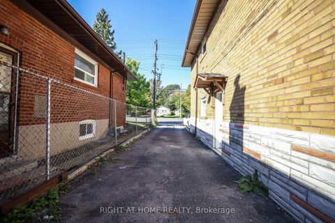 Photo 31 at 3261 Lawrence Avenue E, Woburn, Toronto
