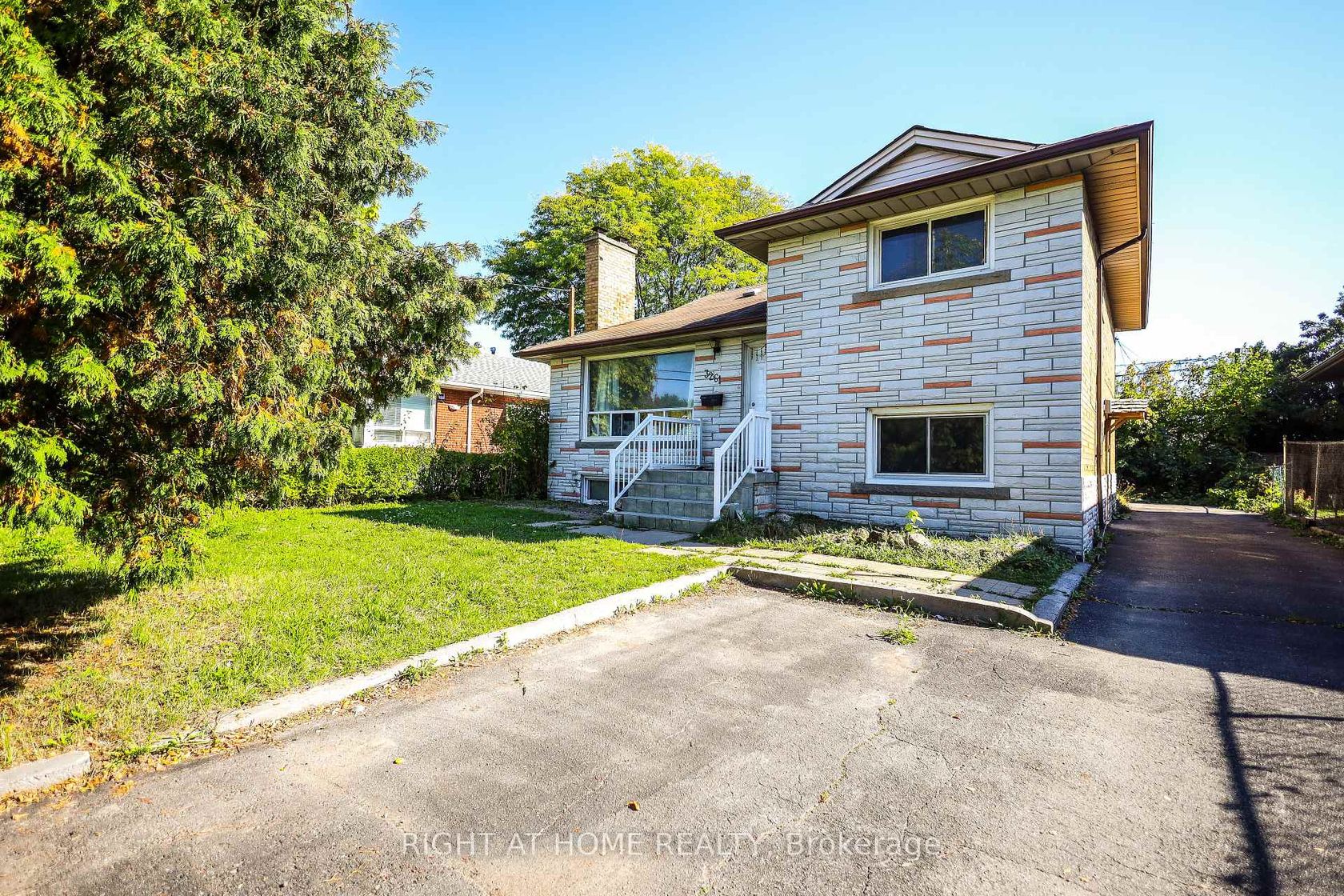3261 Lawrence Avenue E, Woburn, Toronto 