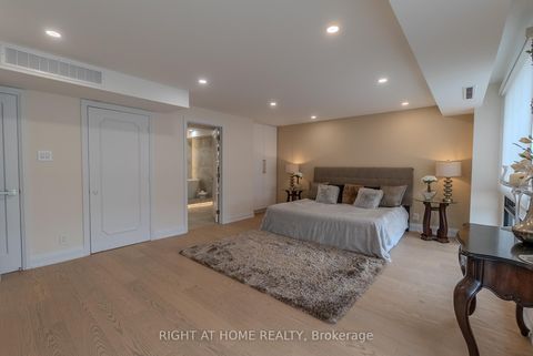 Photo 2 at 608 - 447 Walmer Road, Forest Hill South, Toronto
