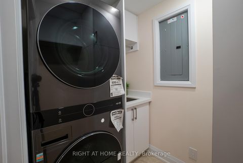 Photo 12 at 608 - 447 Walmer Road, Forest Hill South, Toronto