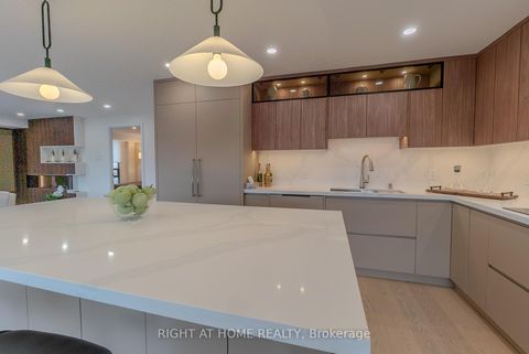 Photo 18 at 608 - 447 Walmer Road, Forest Hill South, Toronto