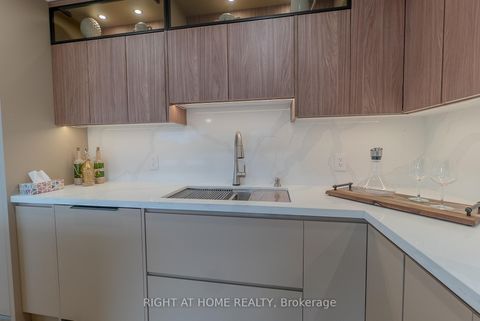 Photo 20 at 608 - 447 Walmer Road, Forest Hill South, Toronto
