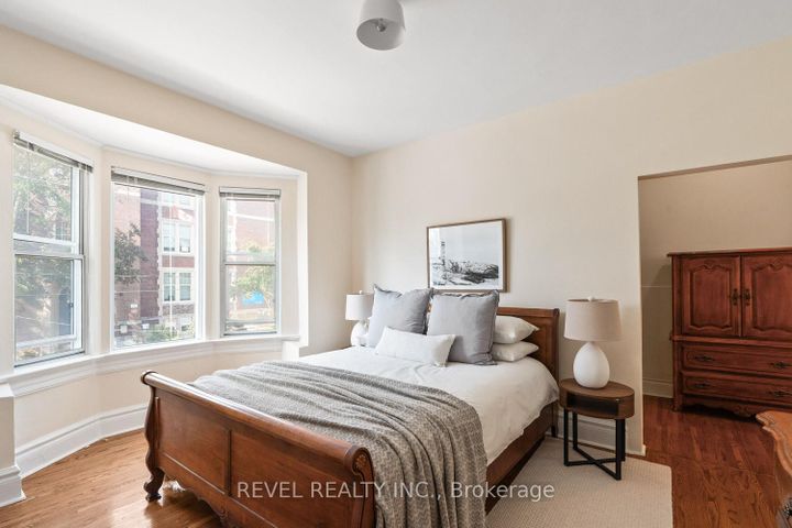 Photo 10 at 237 Bartlett Avenue, Junction, Toronto