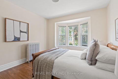 Photo 11 at 237 Bartlett Avenue, Junction, Toronto