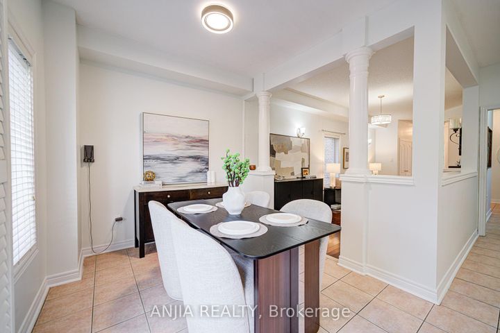 Photo 10 at 97 Blackthorn Drive, Maple, Vaughan