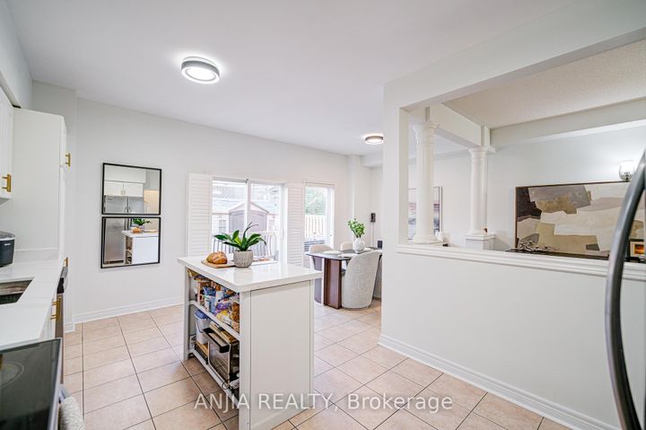 Photo 15 at 97 Blackthorn Drive, Maple, Vaughan