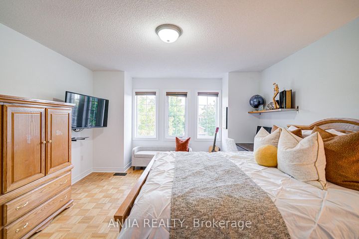 Photo 17 at 97 Blackthorn Drive, Maple, Vaughan