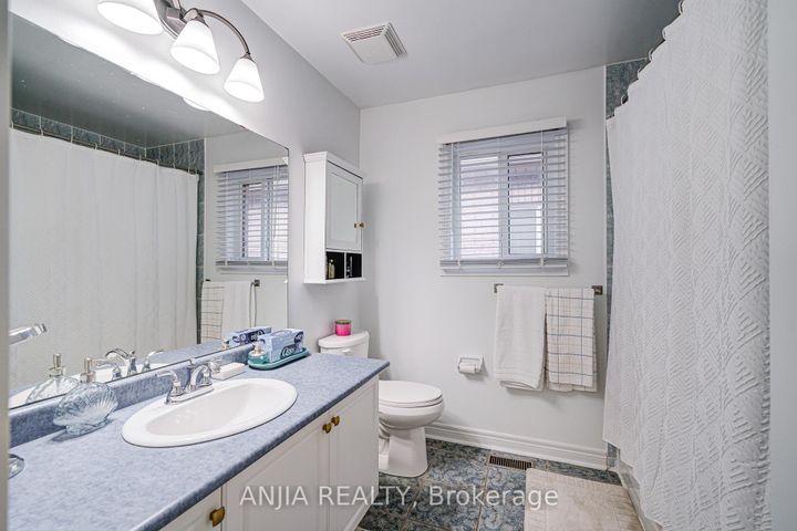 Photo 21 at 97 Blackthorn Drive, Maple, Vaughan