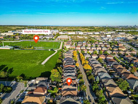 Photo 2 at 97 Blackthorn Drive, Maple, Vaughan