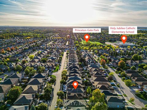 Photo 3 at 97 Blackthorn Drive, Maple, Vaughan